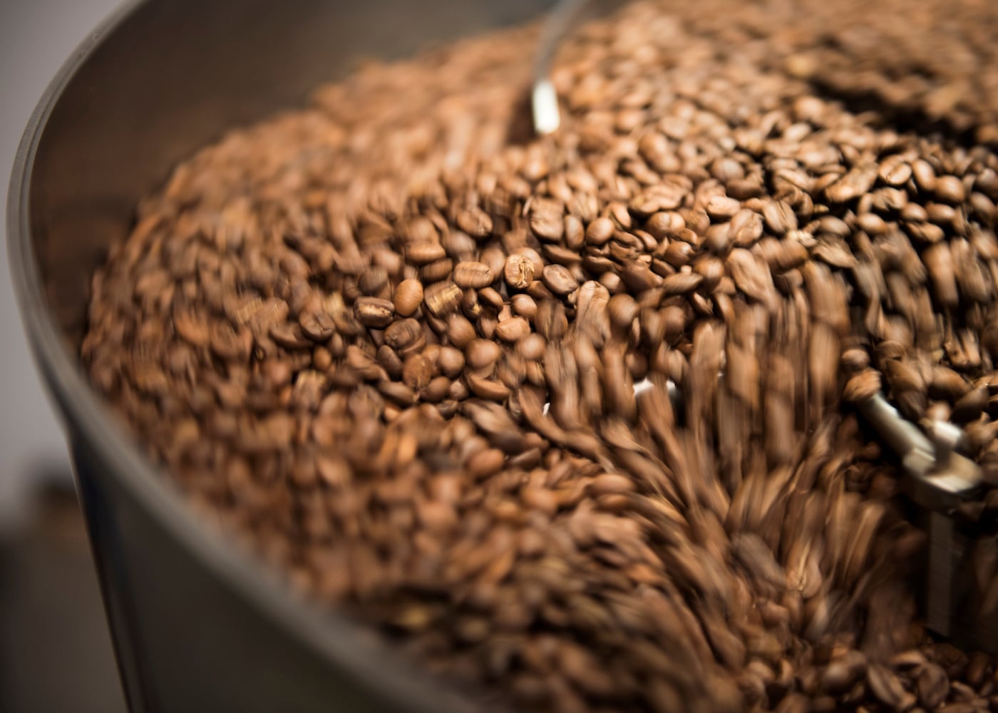 Rösten – Mit grosser Präzision in kleinen Chargen à 12 kg. 1